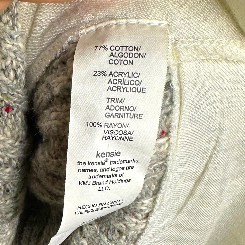NWOT KENSIE marled gray and white ribbed sweater off white bottom medium